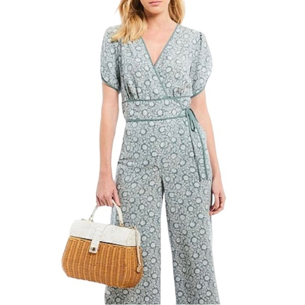 Chelsea & Violet Green & White Floral Print Wide-Leg Jumpsuit - Size XS